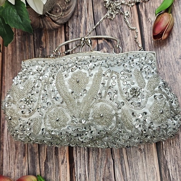 VINTAGE STYLE SILVER SEQUIN BEADED CLUTCH CROSSBODY EVENING BAG - Picture 8 of 11